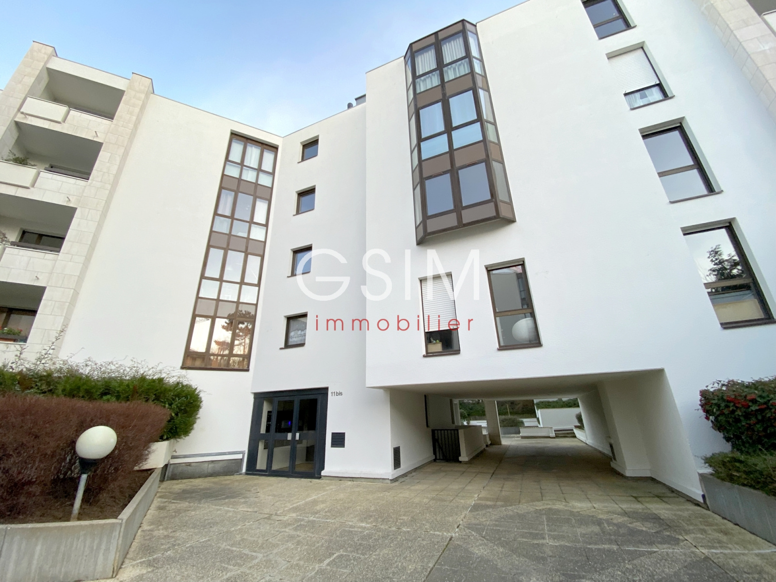 Location Appartement 105 M² 3 Chambres Avec Balcon